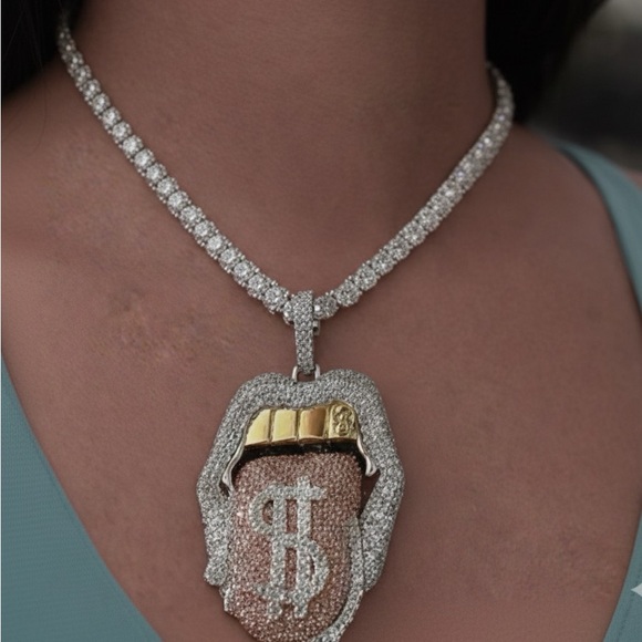 Silver and Gold tongue, gold teeth Pendant Necklace 16 inch - Picture 4 of 5